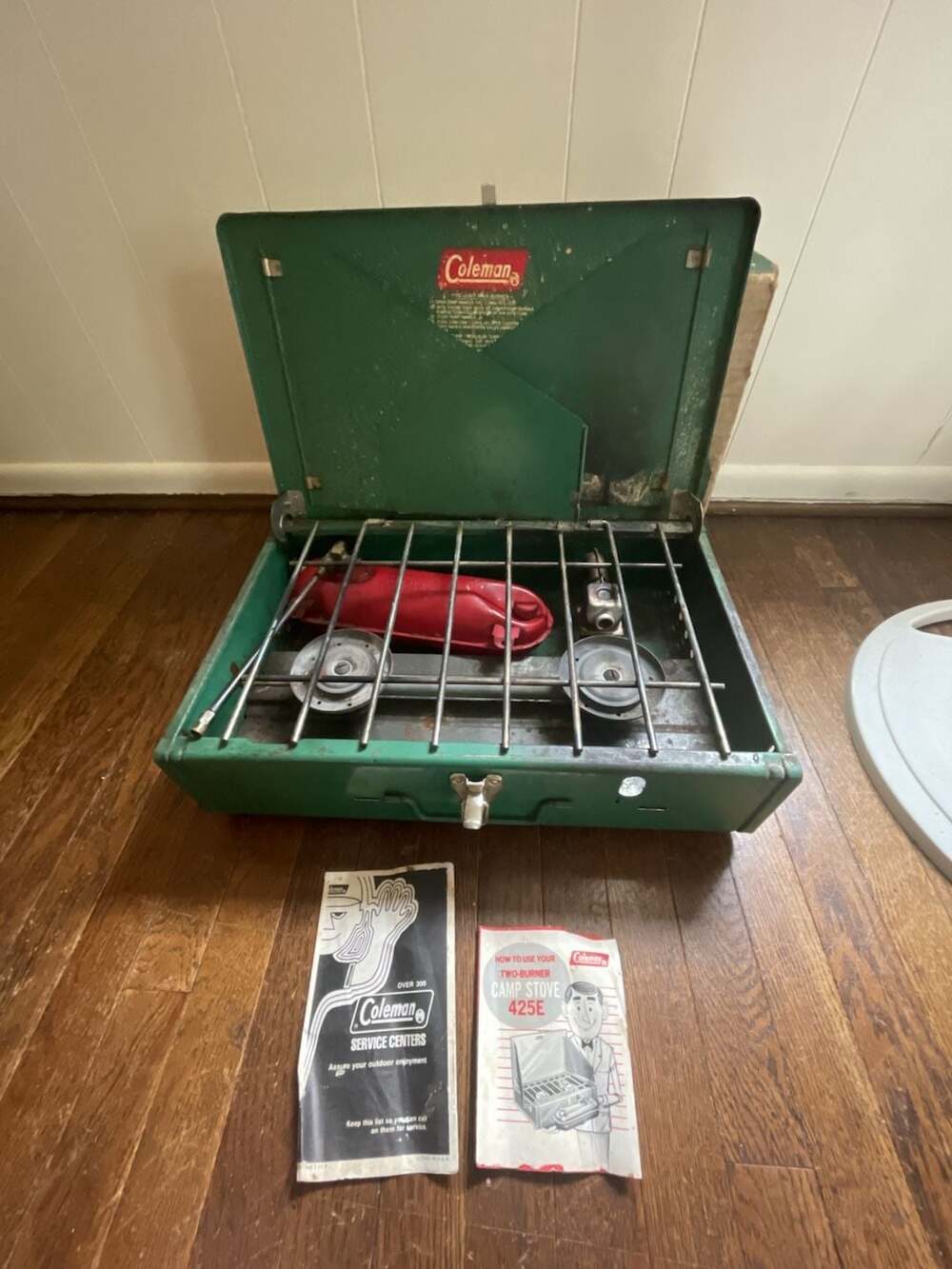 Vintage Coleman 425E Two-Burner Camping Stove with Original Box and Manuals - Picture 2 of 5